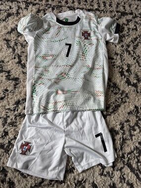 Ronaldo Soccer Kit, Kids size 24